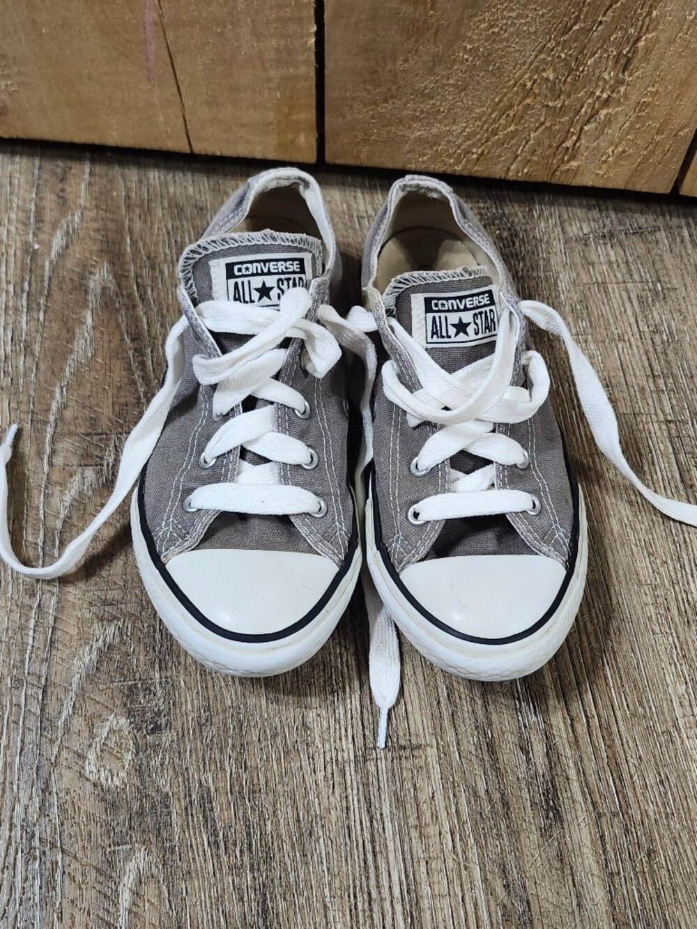 boys youth converse shoes size 3
